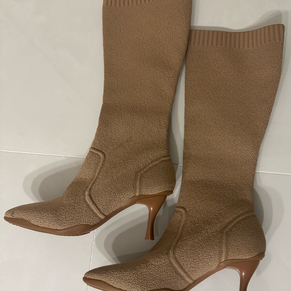 NWOB Cozy Island Knit Sock Boots Camel Pointed Toe Stiletto Heel Size 8 - Picture 8 of 14